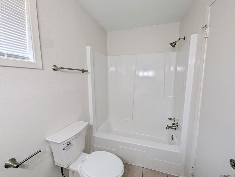 Building Photo - 1701 Lobdell Ave