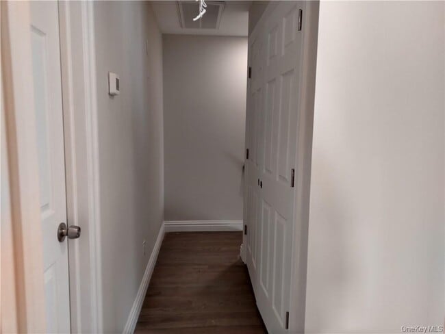 Building Photo - 27 Church St