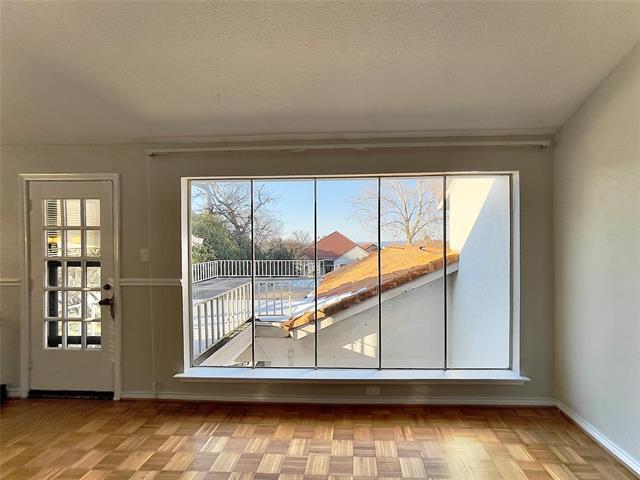 Building Photo - 3119 Lakeside Dr