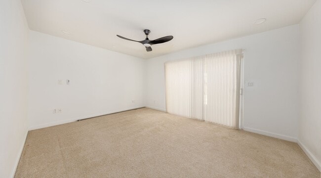 Building Photo - Large, Gorgeous Single Story Pool Home