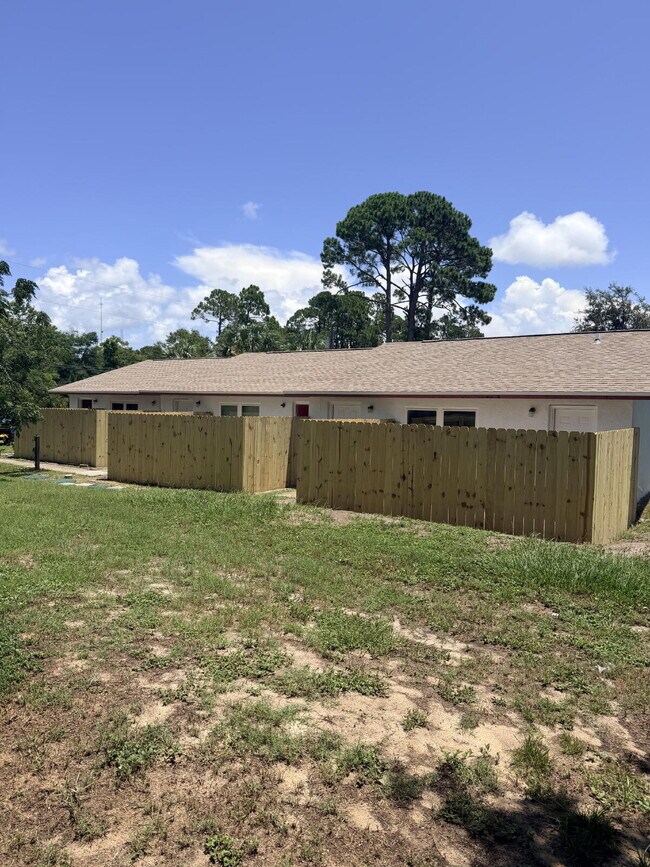 Building Photo - Updated 2-Bedroom 1-Bathroom with Water & Sewer Included