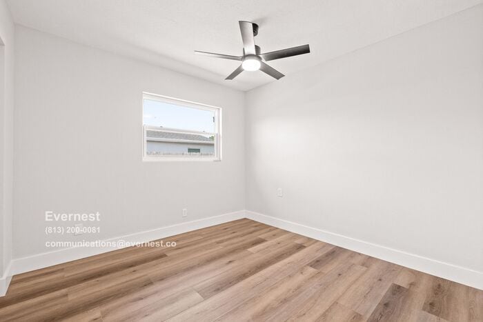 Building Photo - 5908 S Manhattan Ave