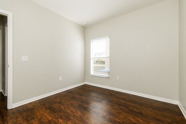 Building Photo - 536 Bromley Ct