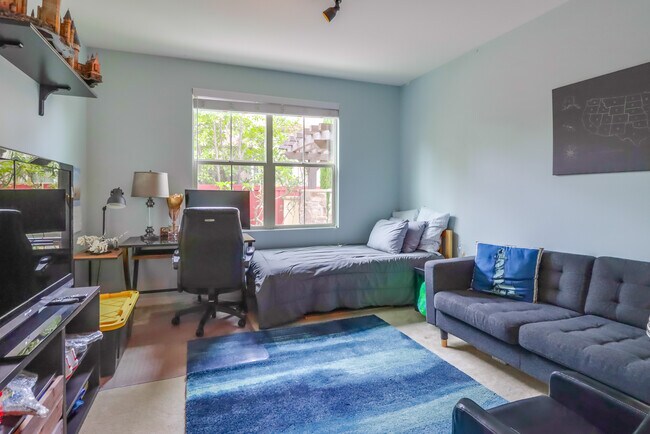 Building Photo - 3637 Alander Ct