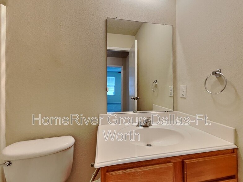 Building Photo - 9916 George Bush Dr