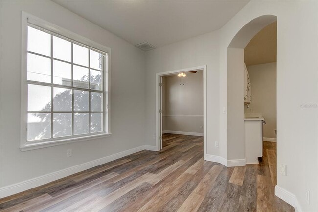 Building Photo - 10704 Sierra Vista Pl