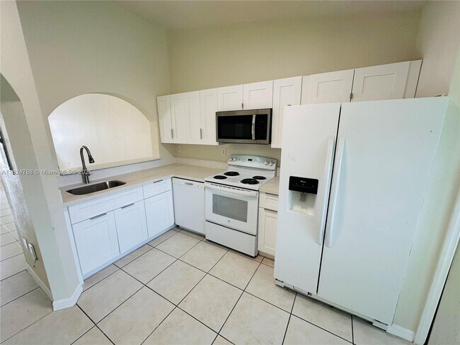 Building Photo - 1251 SE 28th Ct