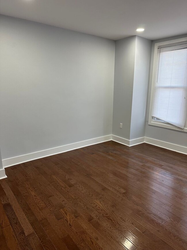 Building Photo - Newly Renovated 3Bedroom 1Bath Home Availa...