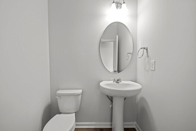Building Photo - Gorgeous New Construction!  Updated Kitche...