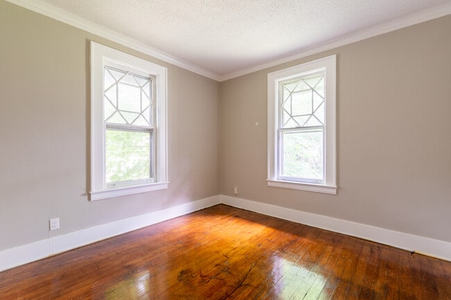 Building Photo - 2004 Walker Ave