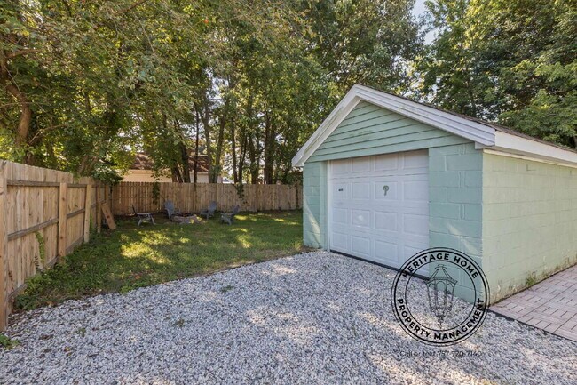 Building Photo - 1814 Laguard Dr