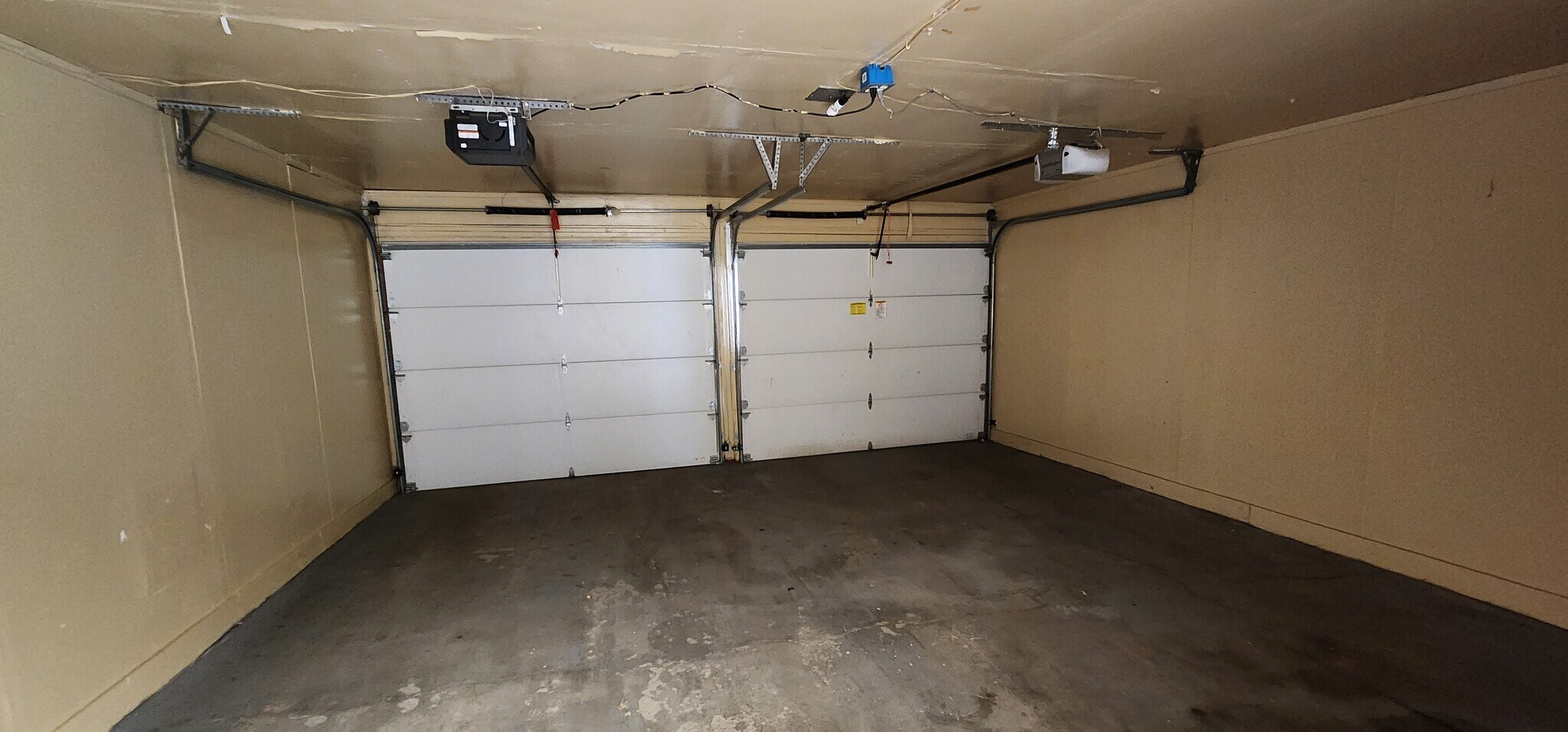 Building Photo - 188 Paris Cir