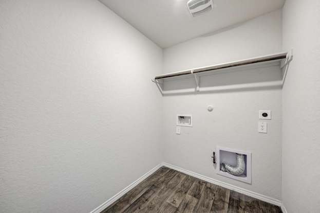 Building Photo - 105 Calgary Ln