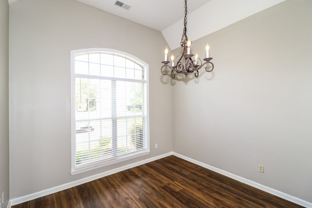 Building Photo - 1605 S Frence Creek Cove