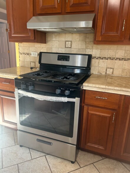 Building Photo - 14520 Harvey Ave