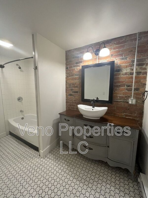 Building Photo - 3 Ashland Pl