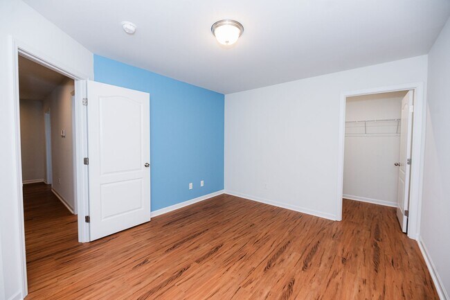 Building Photo - Amazing 4 bedrooms, 2.5 baths 2-story home in Clemmons w/ 2 car garage/fenced in backyard