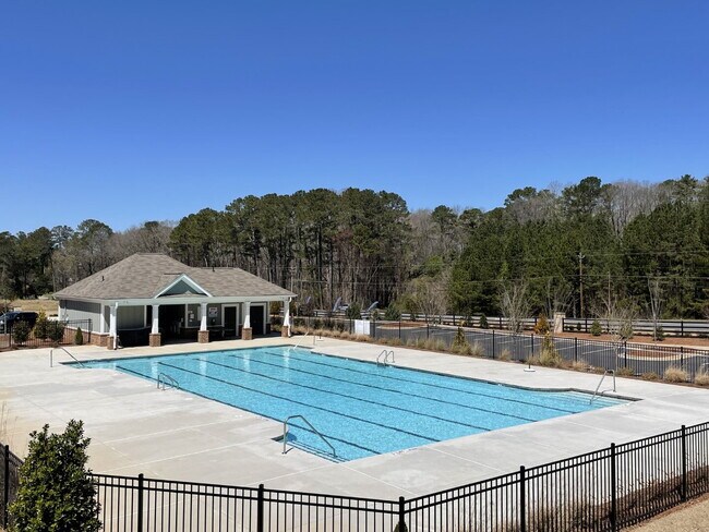 Building Photo - Beautiful 4BR