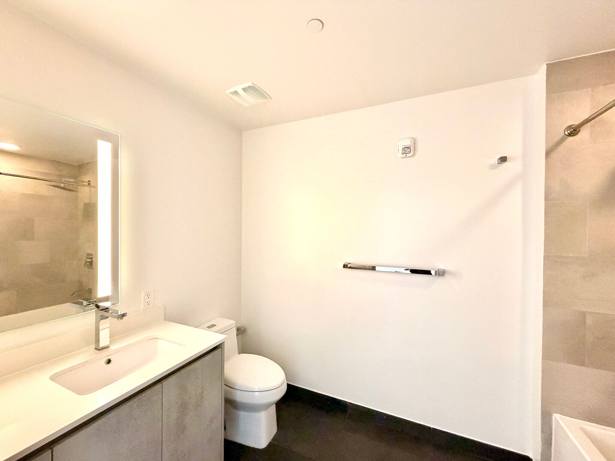 Building Photo - 253 NW 31st St