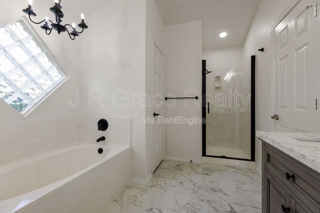 Building Photo - 10017 Barton Creek Dr