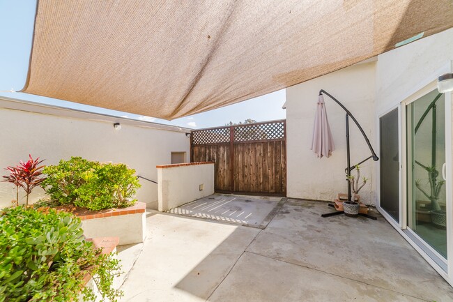 Building Photo - 4154 Baycliff Way