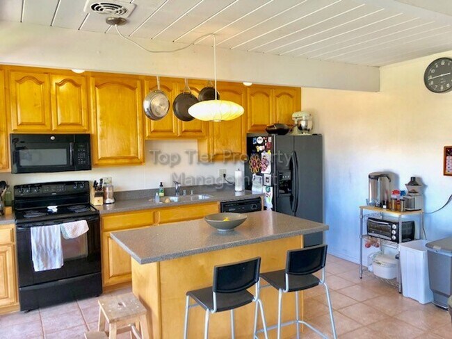 Building Photo - Popular Eichler model 4 Bed / 2 Bath / 1,742 Sqft Walnut Creek single-family house in the Rancho ...