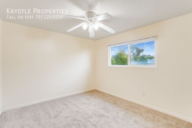 Building Photo - NOW Available In Benicia! 2 BD, 1 BA Condo...