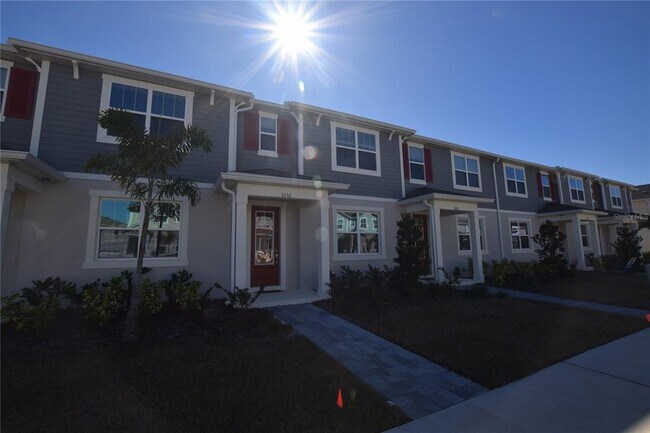 Building Photo - 3232 Gardenia Reserve St