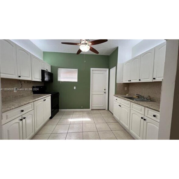 Building Photo - 113 NW 35th St