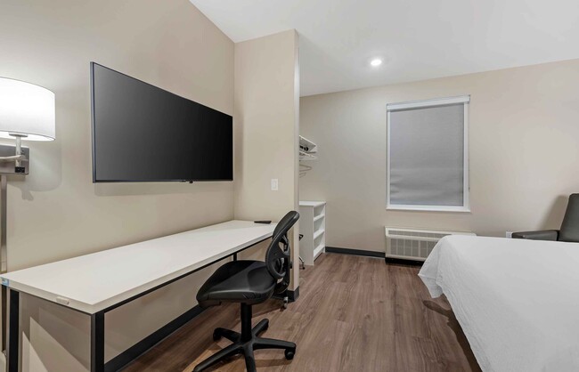 Building Photo - Furnished Studio-Smyrna