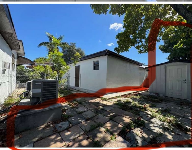 Building Photo - 3340 NW 17th St