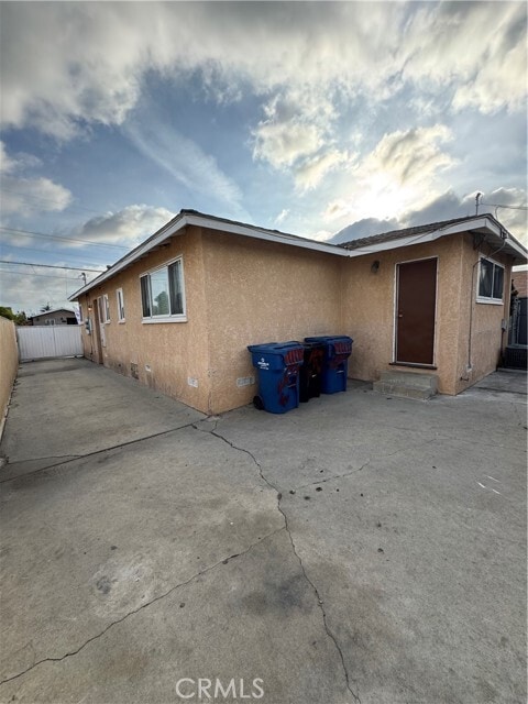 Building Photo - 3833 W 105th St