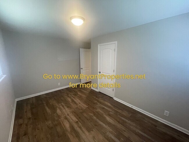 Building Photo - 502 Utley Dr
