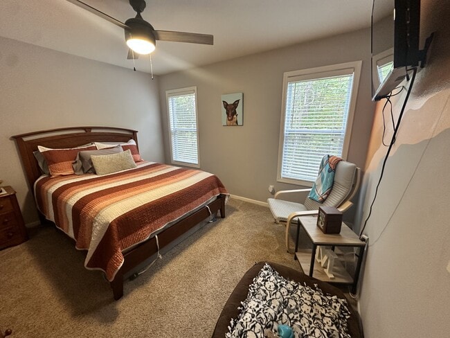 Building Photo - 420 Evergreen Dr