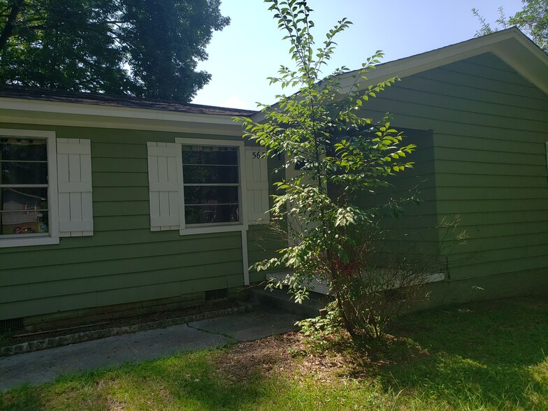 Building Photo - 563 N Park Dr