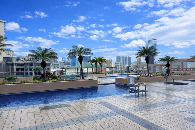 Building Photo - Live at the Gateway to Waikiki – Waikiki Landmark