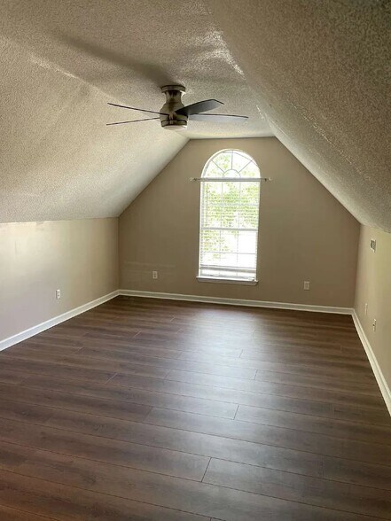 Building Photo - 103 Walnut Grove Cir