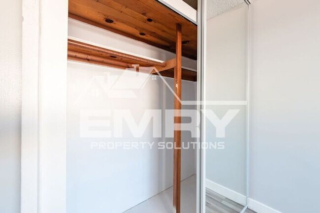 Building Photo - New 2 Bedroom House for Rent in Gifford Ave Bell CA Garage Available