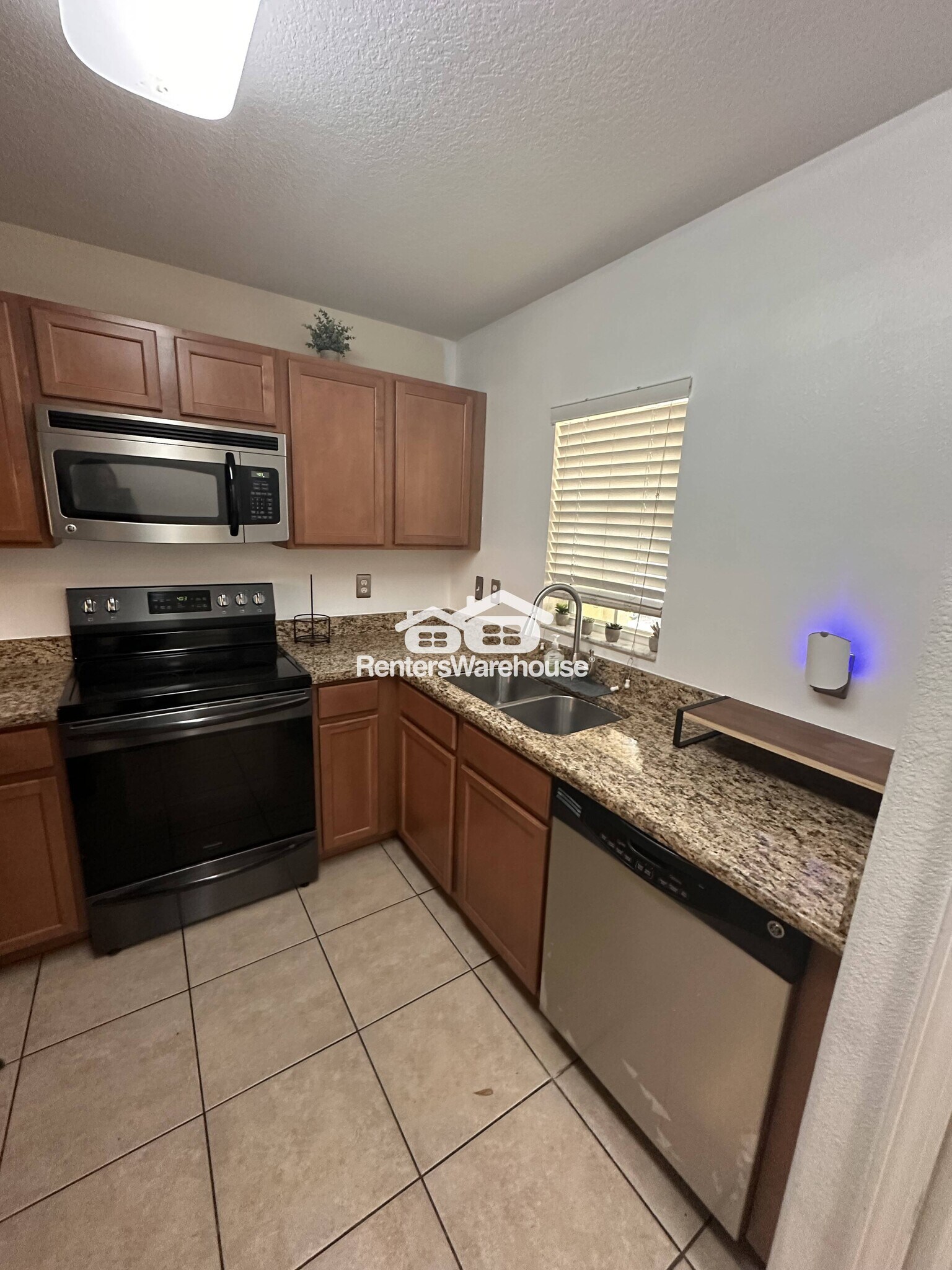 Building Photo - 10943 Keys Gate Dr