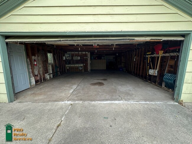 Building Photo - 3 Bedroom Home in St. Paul