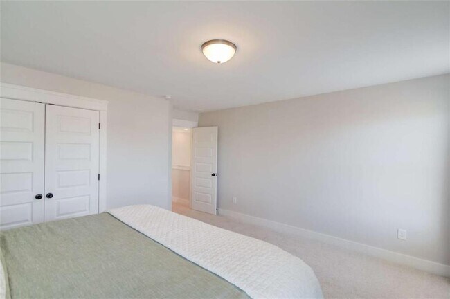 Building Photo - 60 Table Rock Ct