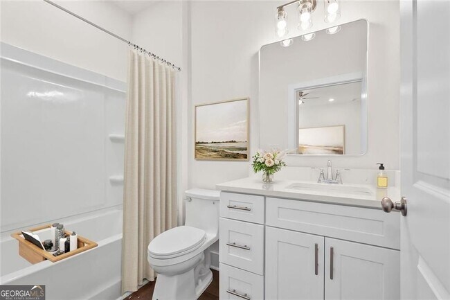 Building Photo - 195 W Lake Ave NW