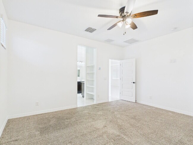 Building Photo - Resort Style Living in Estrella Mountain Ranch