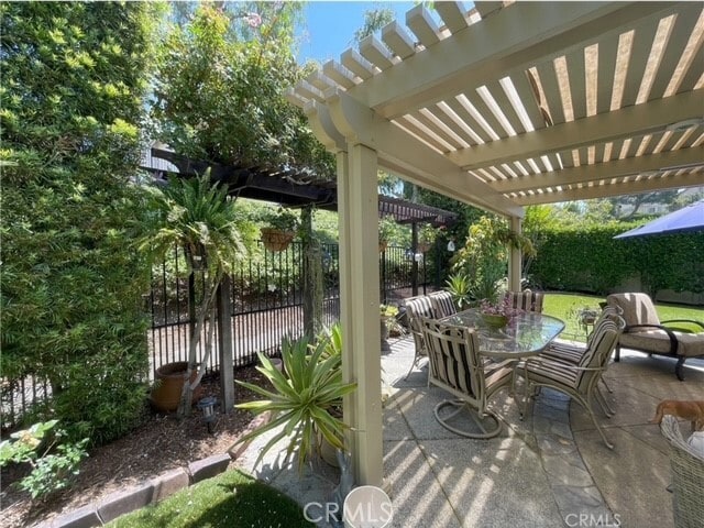 Building Photo - 17 Thornbird