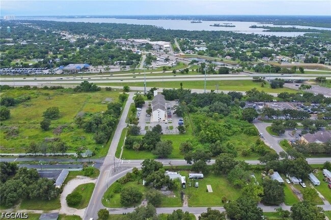 Building Photo - 4180 Sabal Ln