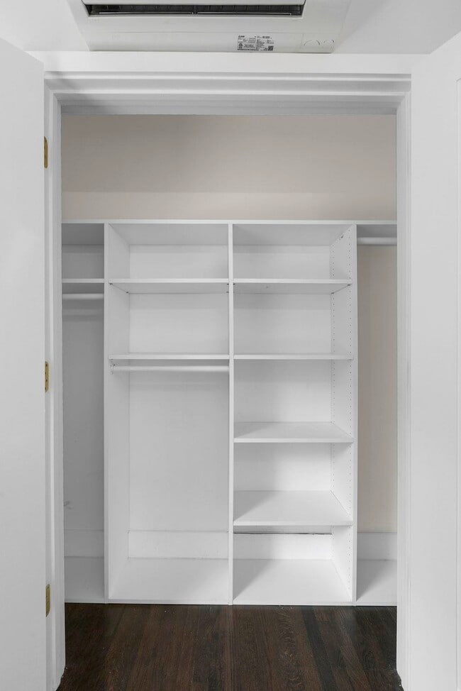 Building Photo - 556 1st St