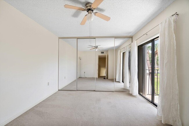 Building Photo - 1619 16th Ct