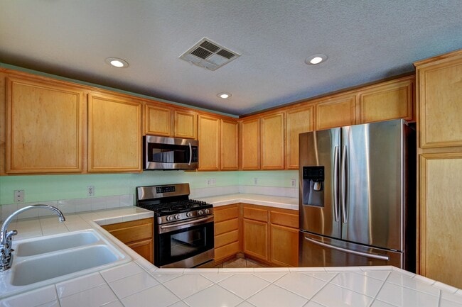 Building Photo - 7545 Tumbling St