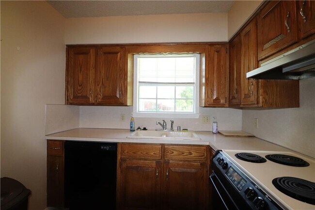 Building Photo - 3675 Mayes Ave