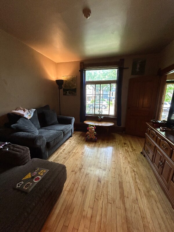 Building Photo - 2519 N Bartlett Ave